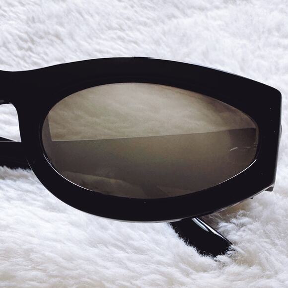 Faye Mirrored Black Cat-Eye Sunglasses - Picture 2 of 15